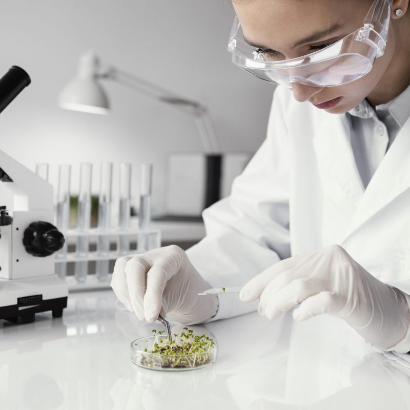 close-up-scientist-wearing-goggles